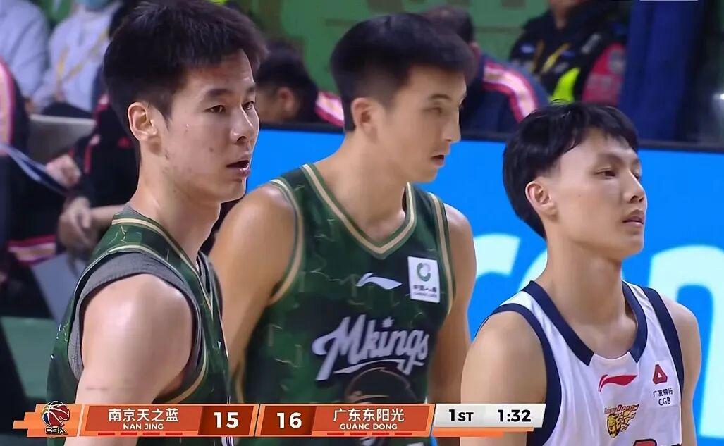 广东男篮16分大胜，胡明轩14+4焦伯乔14+10，郭昊文复出砍20+5